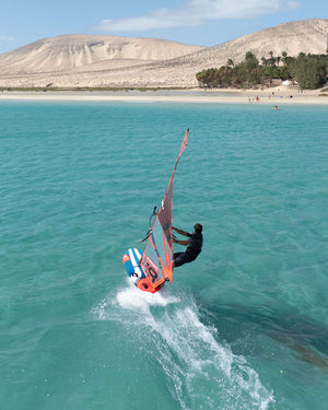 Starboard Windsurf Board iSonic 2026 action shot (5)