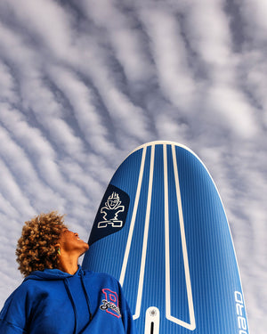 Sleek blue and white 2025 Carve Windsurf Board with Globber logo