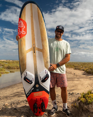 2019 Hyperlite Prodigy 5’6’’ wakeboard with red white graphics black bindings
