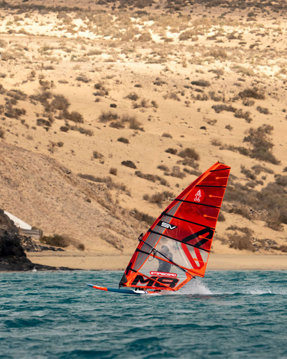 Starboard Windsurf Board iSonic 2026 action shot (8)